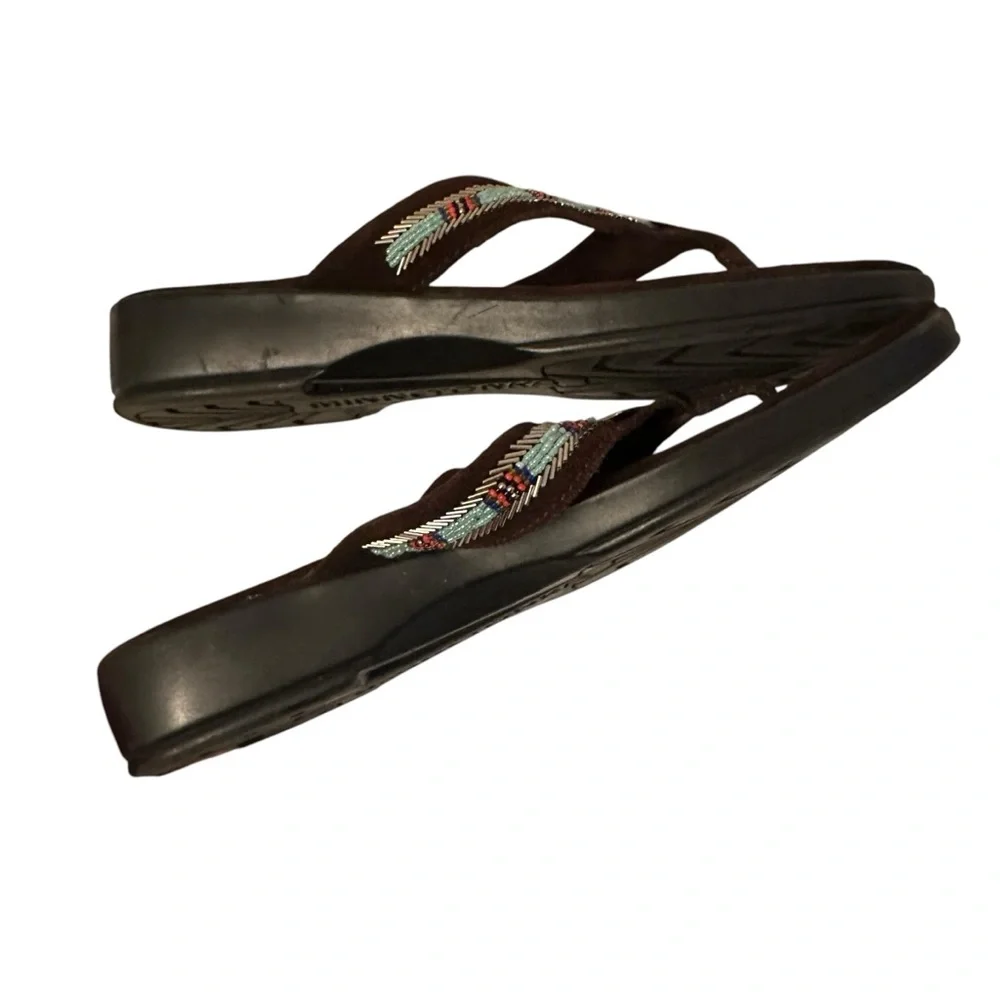 Minnetonka Leather Thong Sandals 8